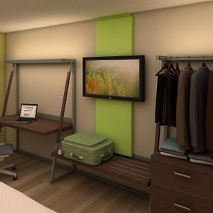 Suite Hearing Accessible Non-Smoking